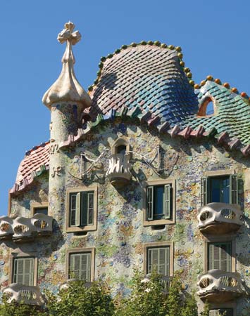 Sammenligning mad Brutal Antoni Gaudi – Responding to Nature: A 'Nut or a Genius'? | The Culture  Concept Circle