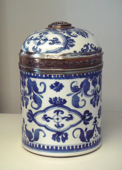 Kanxi-Porcelain-with-mounts