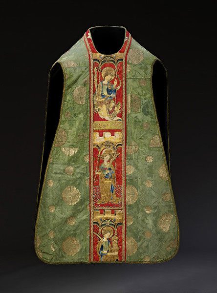Chasuble-Embroidered-Front-C15-V-&-A