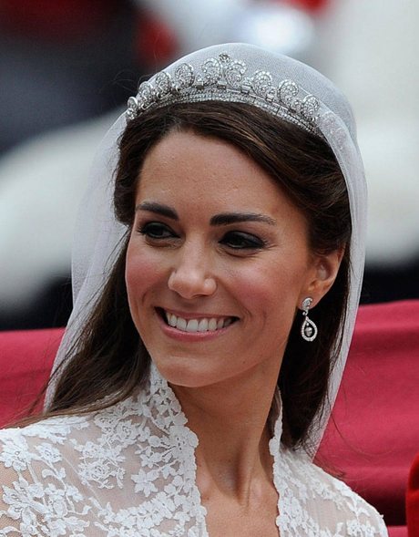 Duchess Cambridge wearing Cartier Halo Tiara