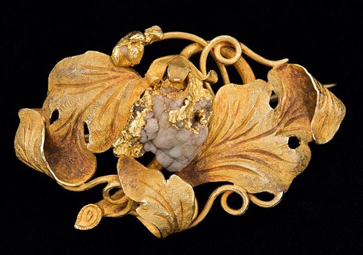 Australian gold brooch set with central gold bearing quartz within a framework of leaves and branches, circa 1860 courtesy Anne Schofield Antiques