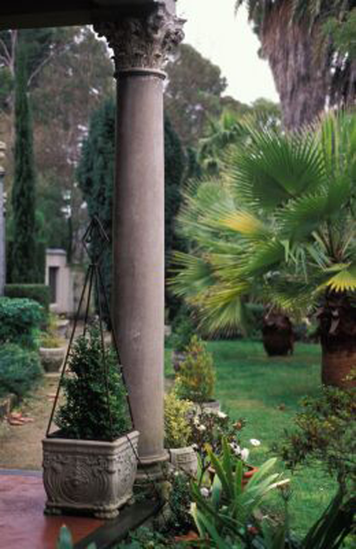 Column and Garden Beleura