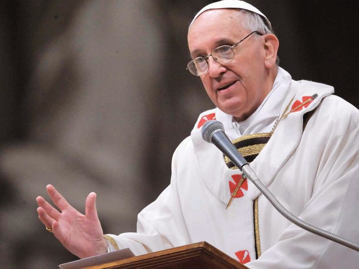 Pope Francis 1 wears Pallium