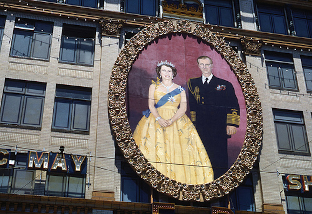 Melbourne celebrates the Royal visit in 1954
