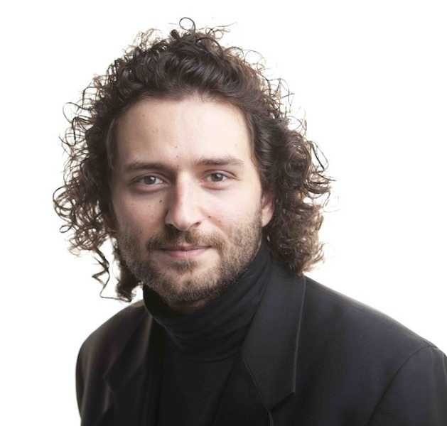 Stefan Cassomenos, piano 