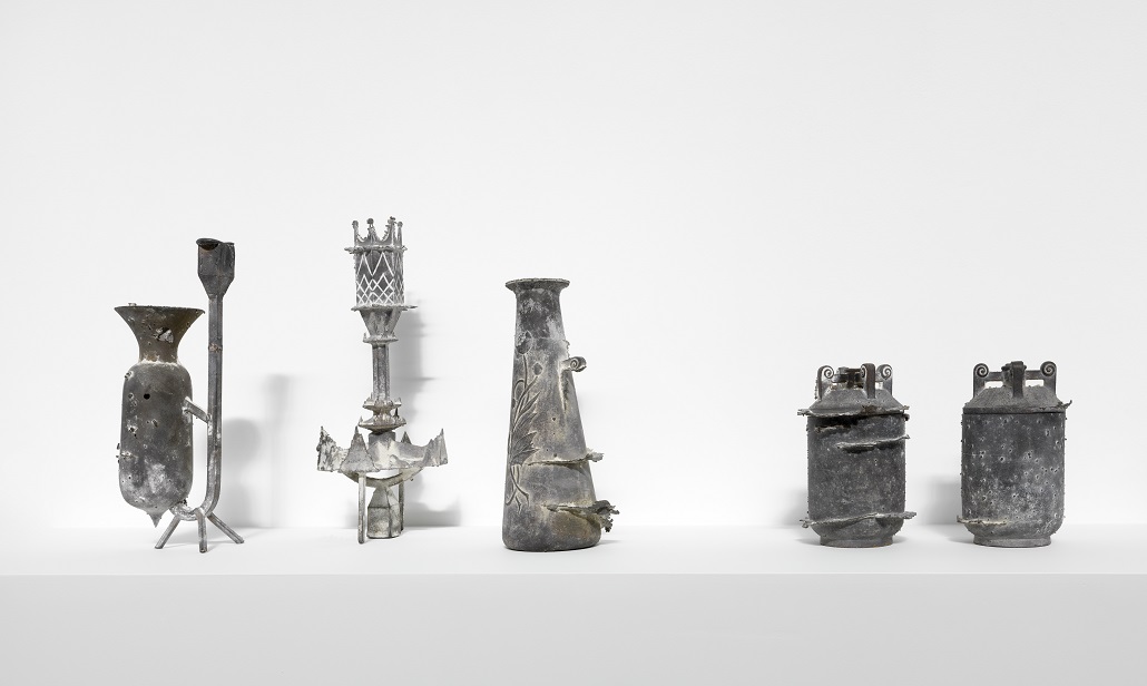 Matthew Bradley, One Hundred Vessels 2015–, cast bronze, aluminium, furnace, gas hose and regulator, propane burner, foundry tools, crucible, gas tanks, Images courtesy the artist and GAGPROJECTS/Greenaway Art Gallery © the artist, Photographs: Grant Hancock