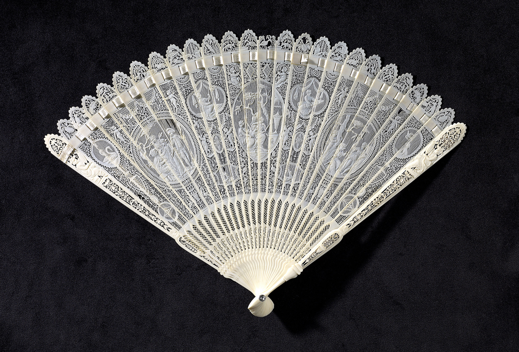 Fan Ivory and Lace